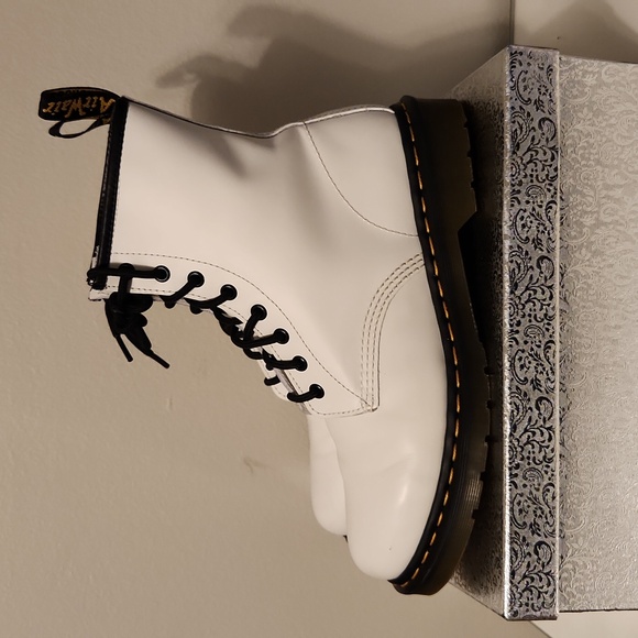 DR. MARTEN'S 1460 BOOTS SMOOTH LEATHER Women's White Boots Size 10. - Picture 4 of 12